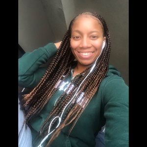 Meet your Posher, Larisa